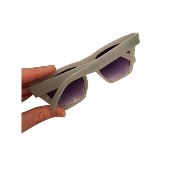 Vintage Y2K Womens Oversized Square Plastic Frame Sunglasses Cream Purple - Picture 4 of 4